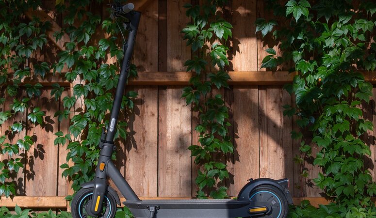 Ob Modelle wie dieser E-Scooter in der Wohnung erlaubt sind, ist noch nicht höchstrichterlich geklärt.