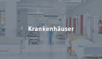Krankenhaus, das Lithium-Ionen-Akkus und Batterien aus Röntgengeräten, Fieberthermometern und mehr lagert und entsorgt