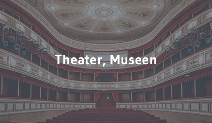 Theater, das Lithium-Ionen-Akkus und Batterien aus Beleuchtung und Bühnentechnik lagert
