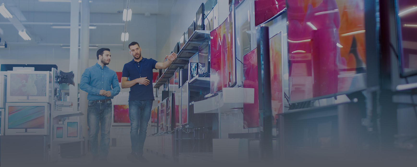 Two employees in an electrical shop that has to ensure the requirements for the correct storage and disposal of lithium-ion batteries